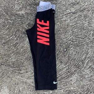 Cropped Nike Pro Leggings Size XS Like NEW